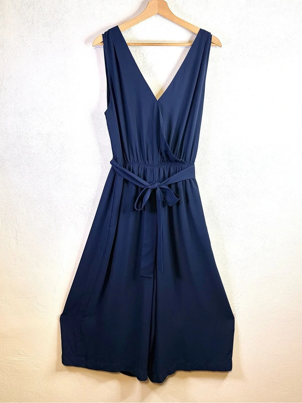 Aritzia Babaton Maximillian Belted Wide Leg Sleeveless Jumpsuit Navy Blue Size L
